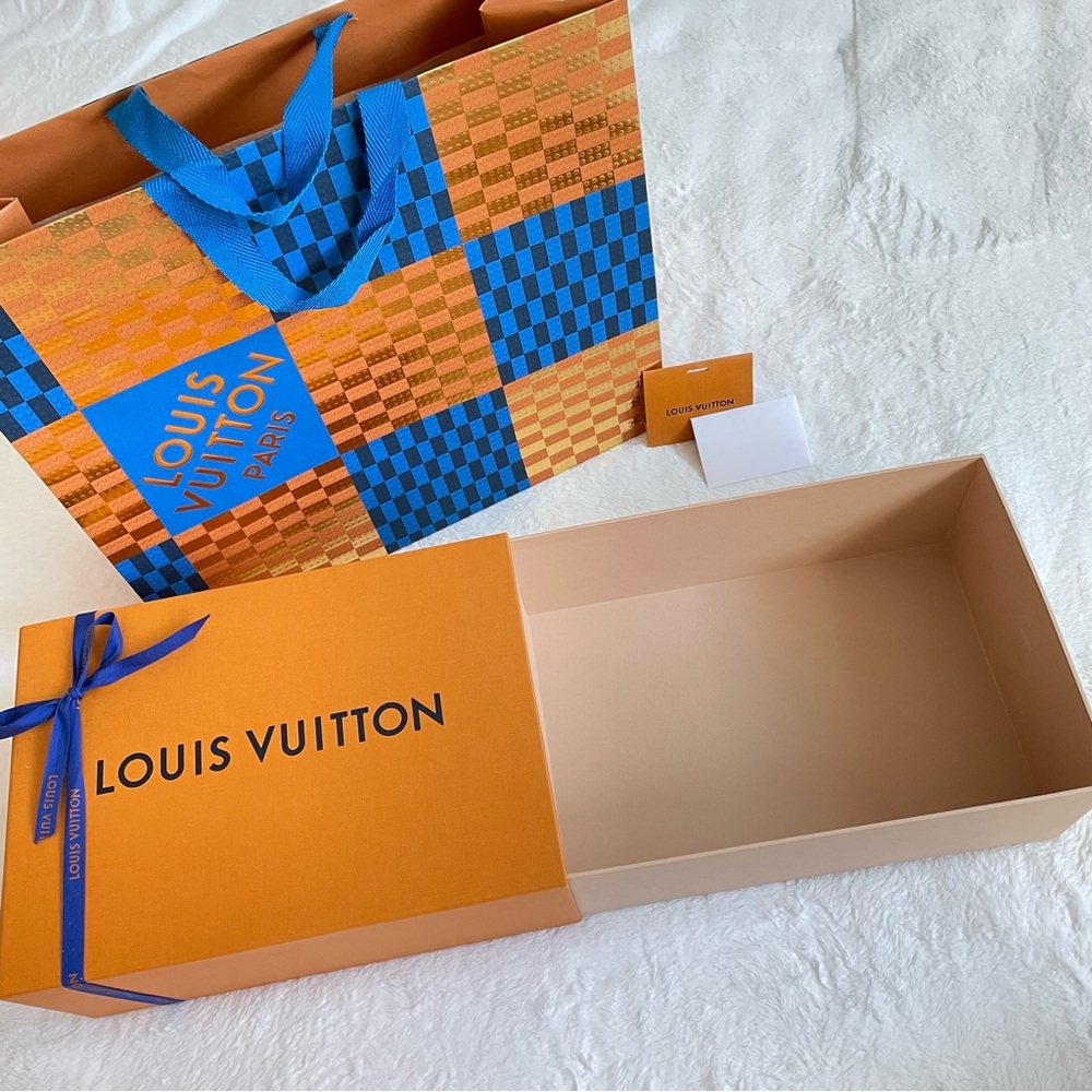 Louis Vuitton Gift Wrapping Bundle Empty Large Box + Ribbon + Shopping Bag NEW - Picture 4 of 7